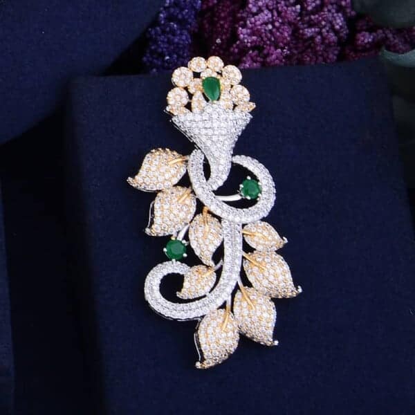 Luxury CZ Entwined Flower Leaf Jewelry Set - Earring closeup