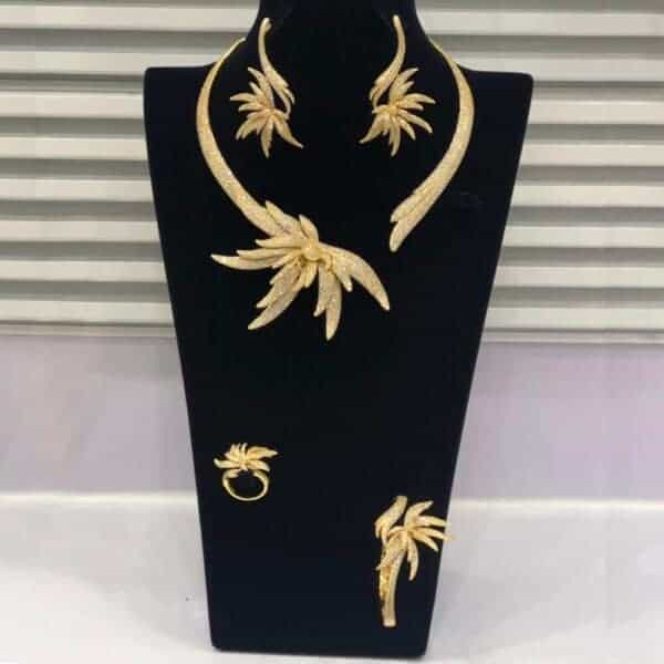Luxury CZ Palm Tree Leaf Jewelry Set Display